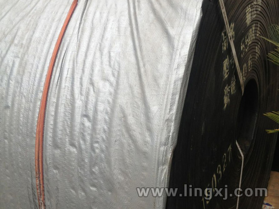 ��ɫ���z��